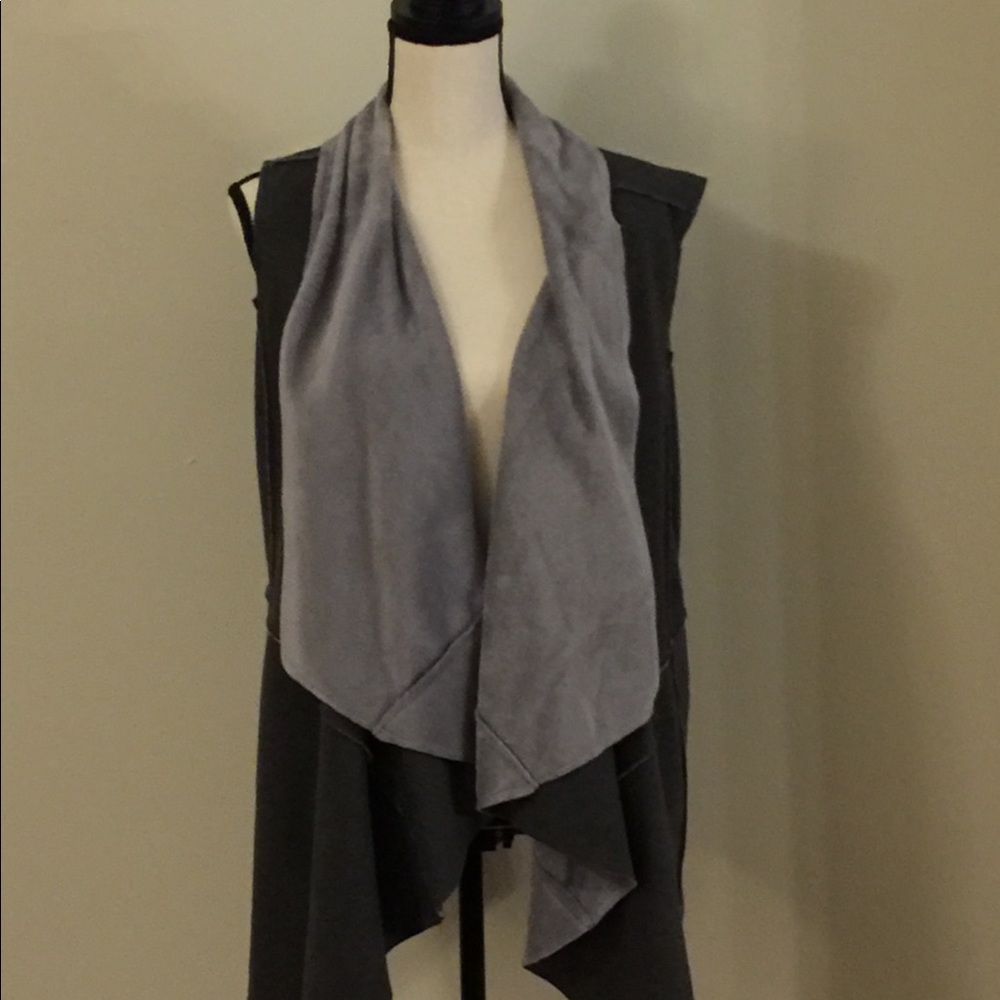 Women’s vest size large